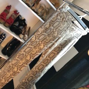 Skinny jean leggings snake print